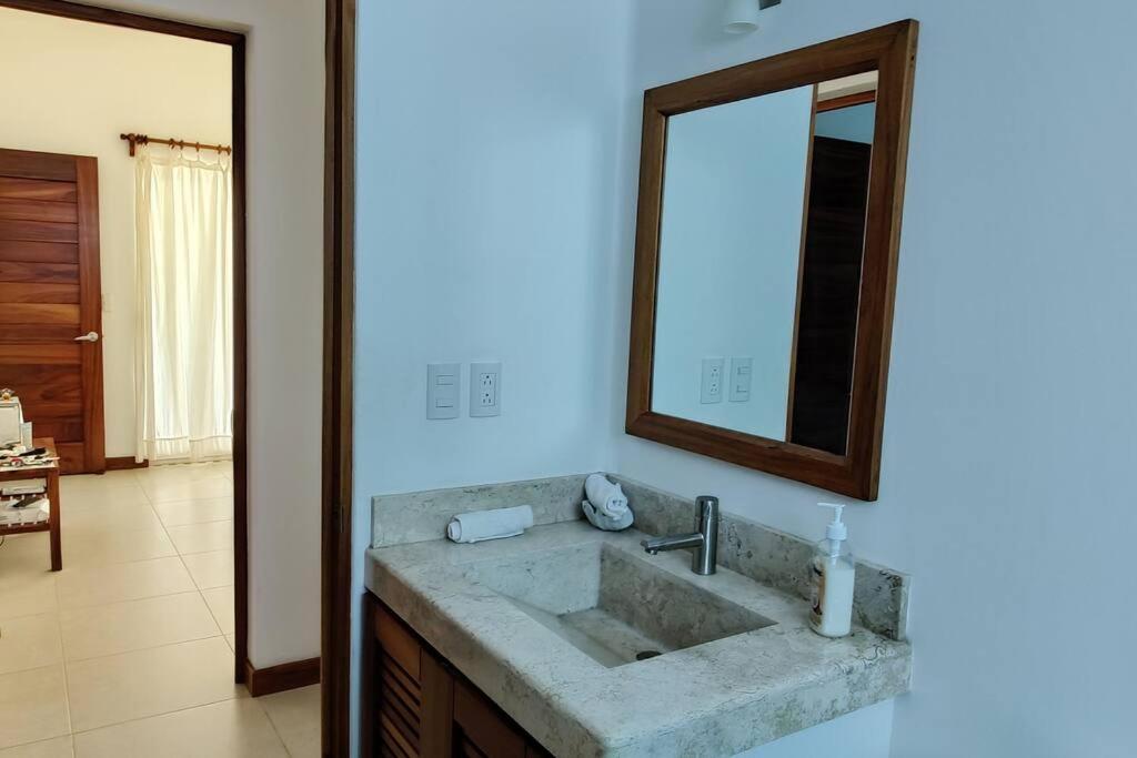 Apartment Tortugas - Rooms With Ac And Great Pool At 5 Min From Carrizalillo Beach And Benito Juarez Bulevard Puerto Escondido  Eksteriør bilde